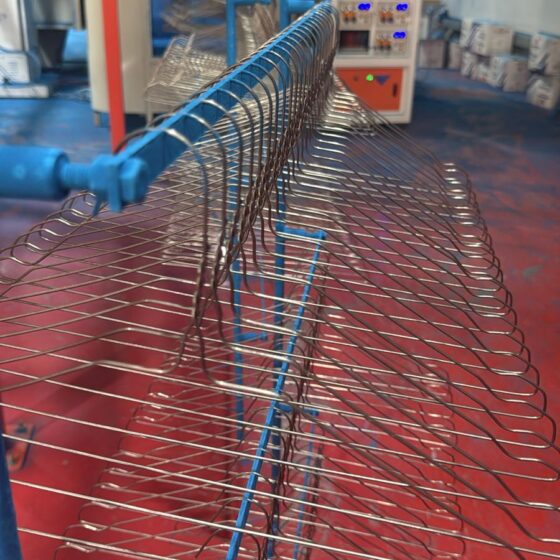 WIRE HANGER - HEAT CHAMBER CONVEYOR BELT