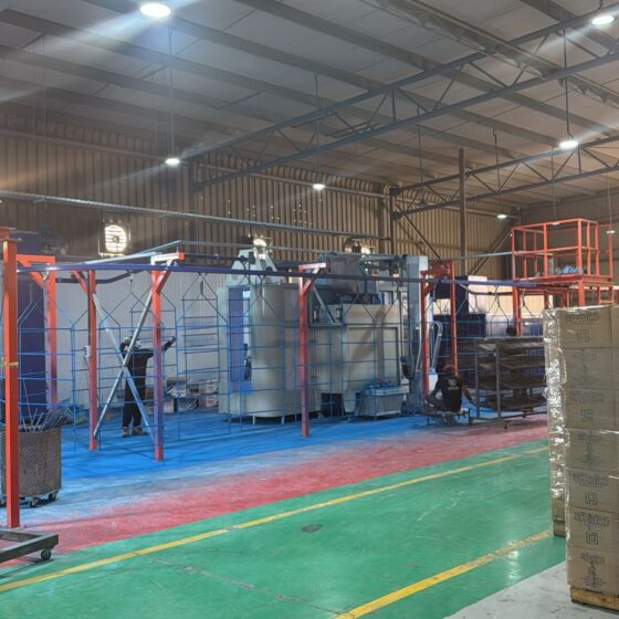 WIRE HANGERS CONVEYOR BELT